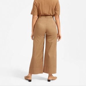 Everlane lightweight wide leg crop chino beige size 2